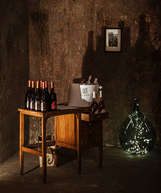 particolare delle stanze sotterranee cantina sul Garda